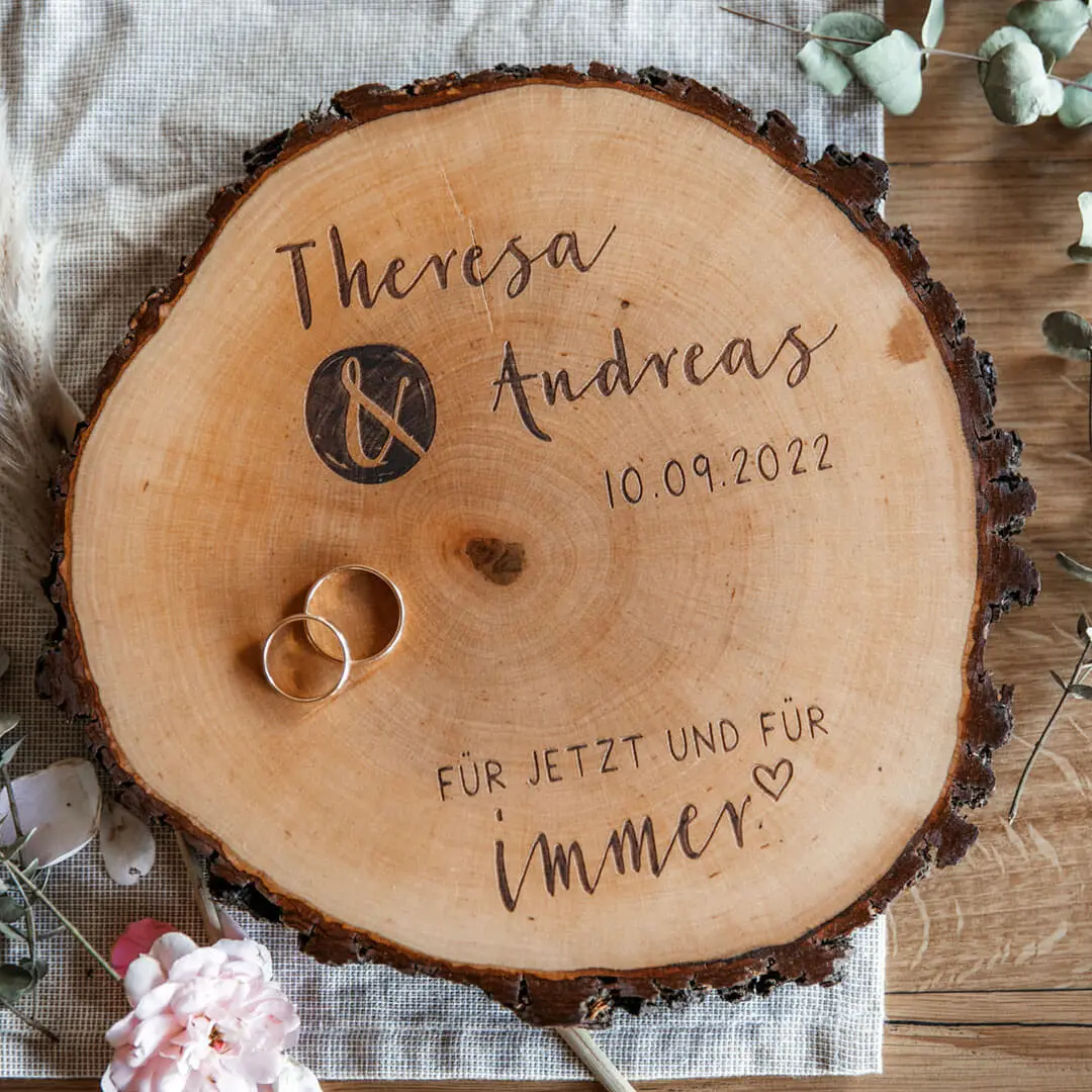 Ringkissen Holz personalisiert mit Namen & Datum 1 Ringkissen aus Holz - Produktbild_NEU
