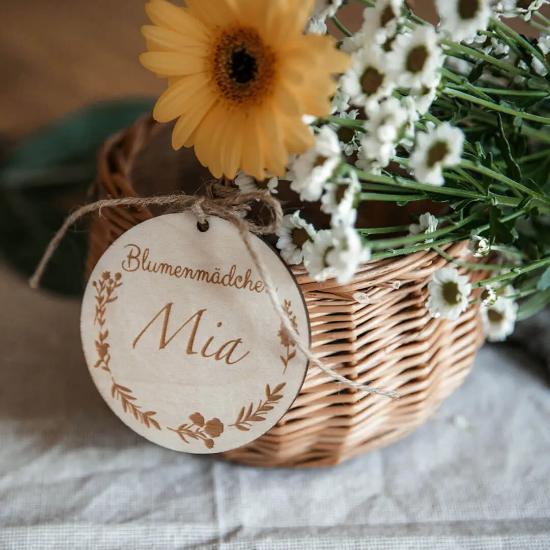 Blumenkorb Weide personalisierbar mit Schild 1 Weidenkoerbe mit Namensschild - Produktbild_NEU