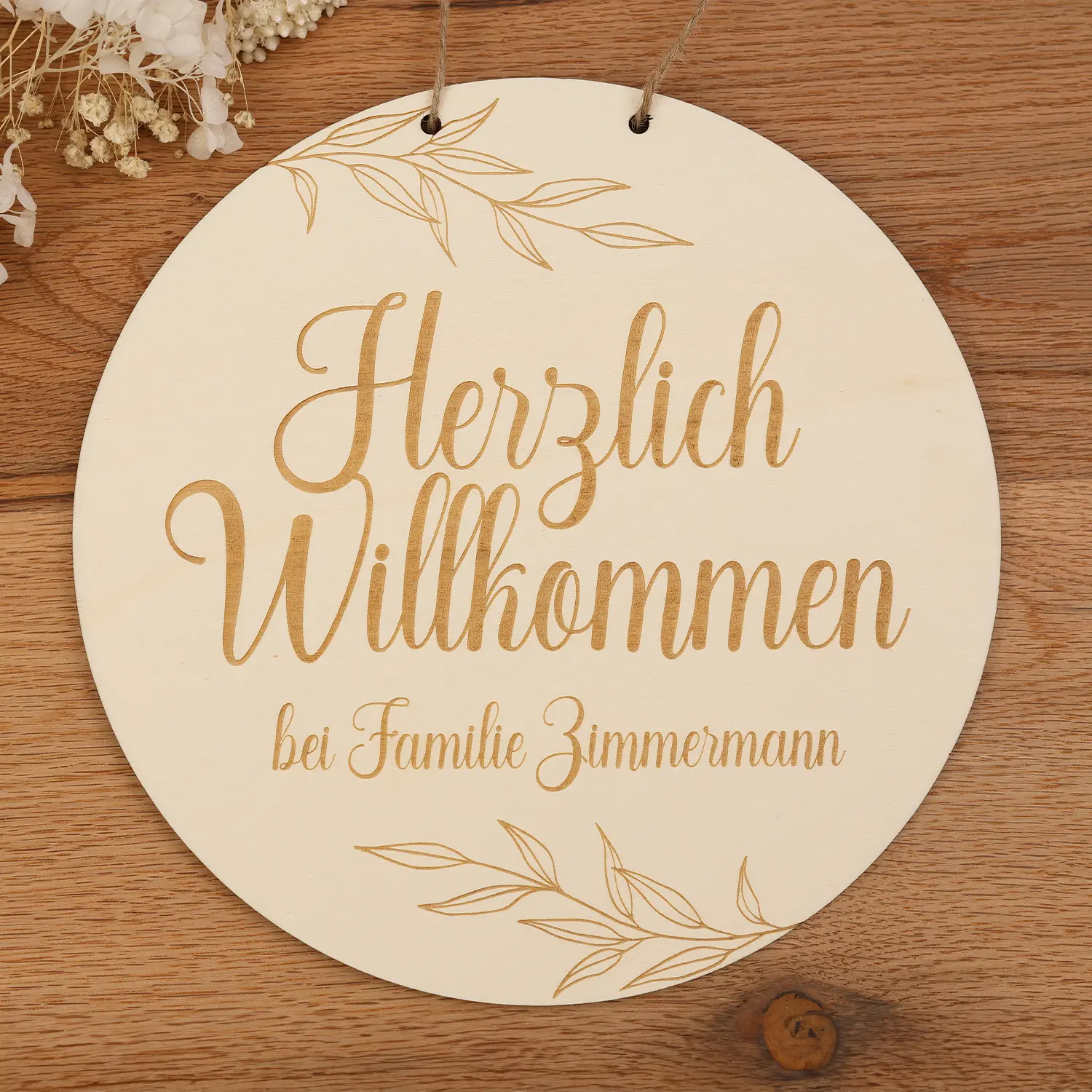 Familienschild - Herzlich Willkommen, personalisiert mit Namen