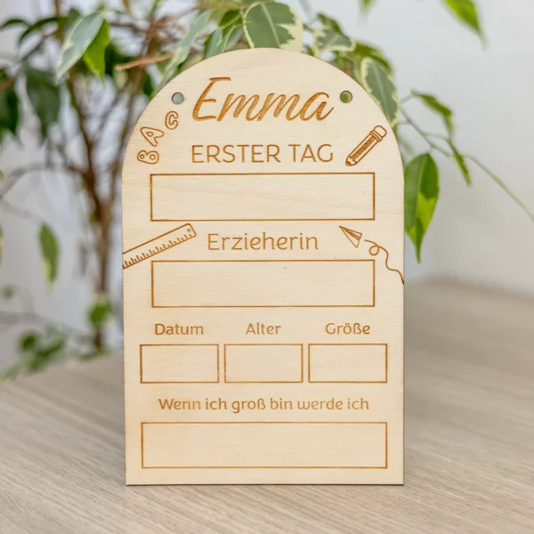 Holzschild – Erinnerungstafel - Erster Tag für Schule und Kindergarten, personalisiert mit Namen - Produktbild