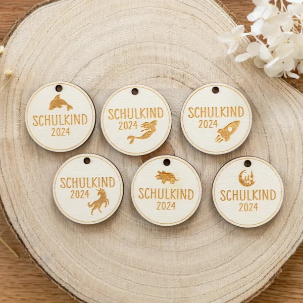 Schulkind Anhänger - verschiedene Motive Produktbild