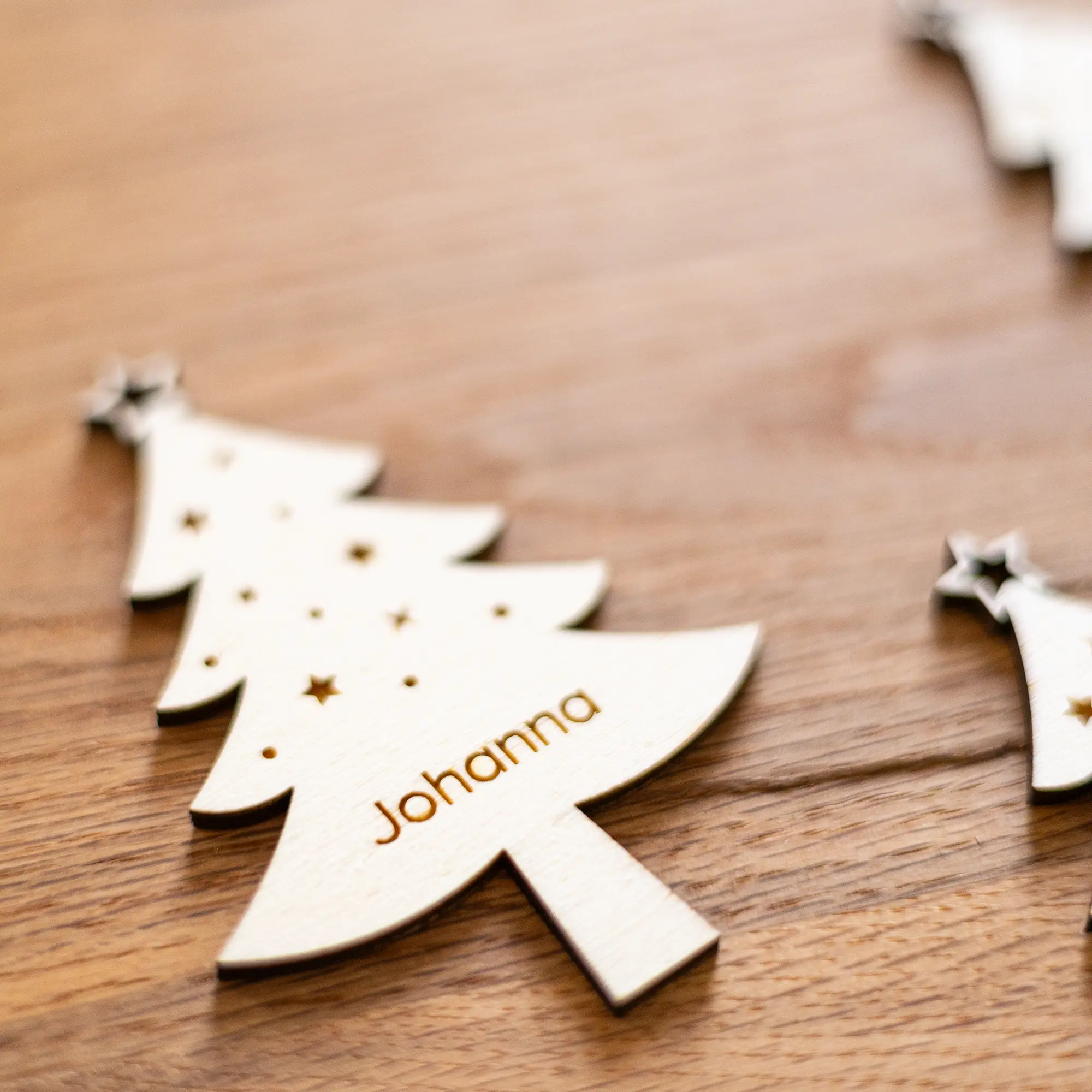 Tischkarten für Weihnachtsfeiern - Tannenbaum 2 Tischkarten - Tannenbaumform - Detail 2