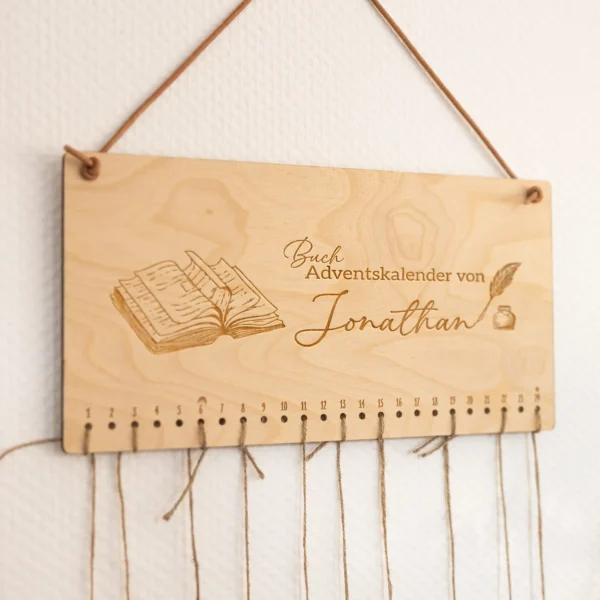 Buch-Adventskalender aus Holz - Produktbild
