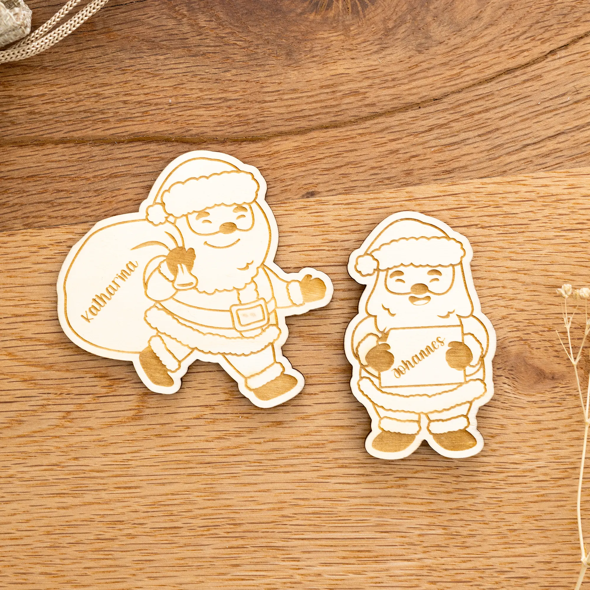 Personalisierte Magnete aus Holz in 2 Weihnachtsmann-Motiven
