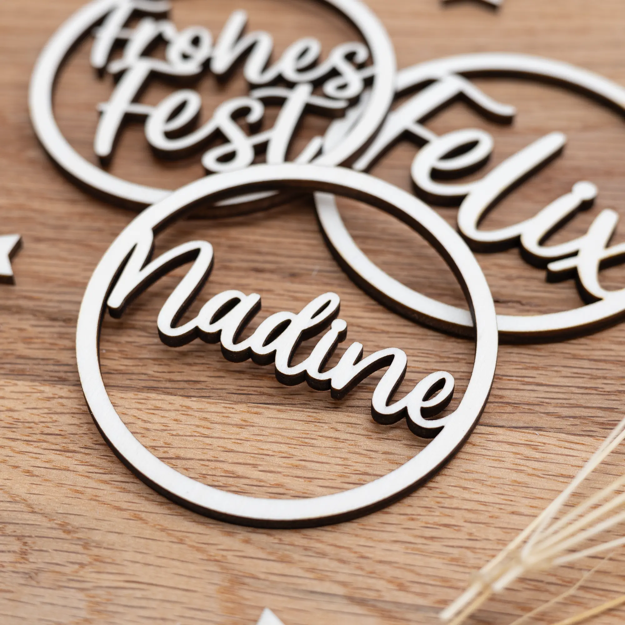 Geschenkanhänger "Frohes Fest" - Einzel & Set 4 Anhänger Frohes Fest mit Personalisierung Detail1