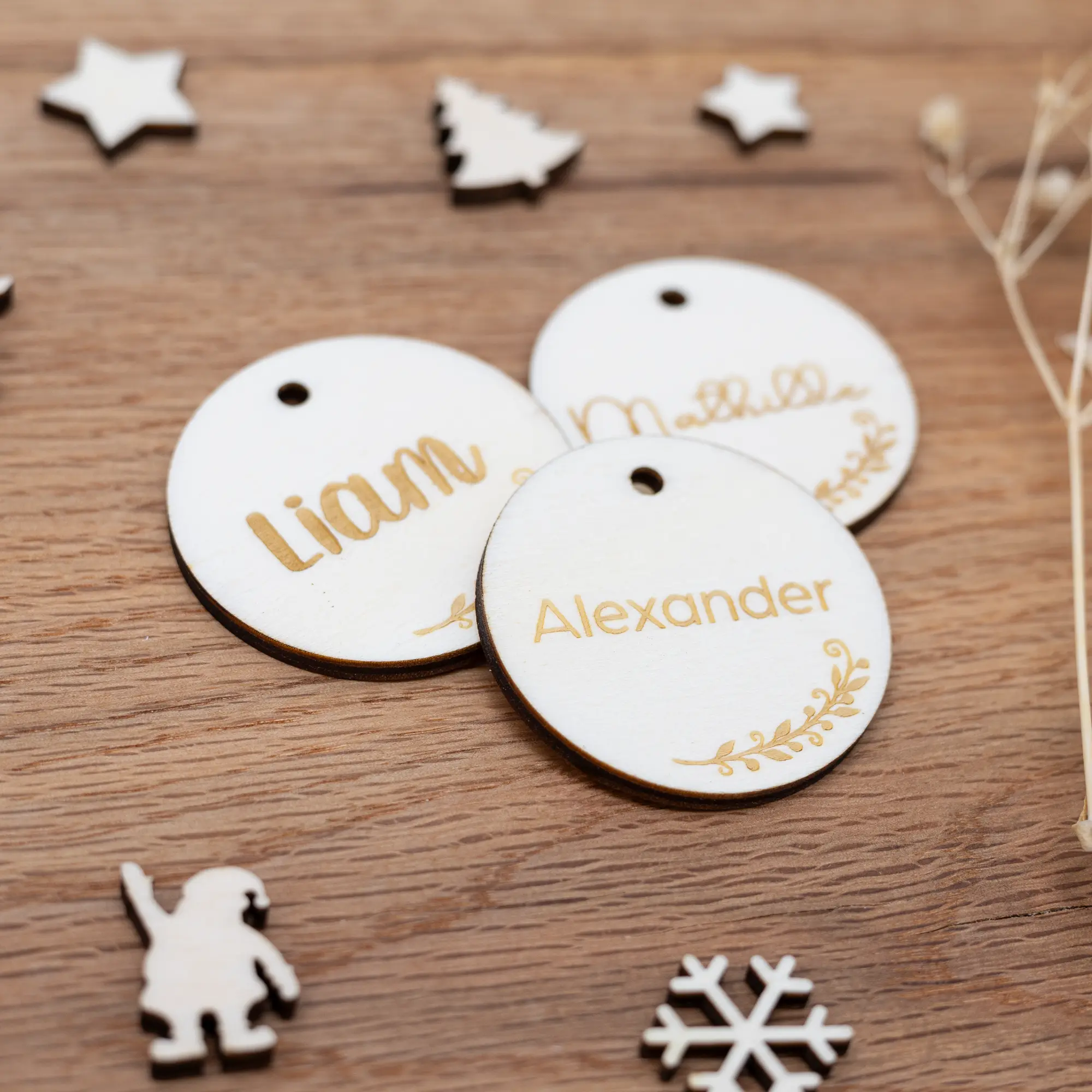 Personalisierte Geschenkanhänger für Weihnachten 1 Personalisierter Geschenkanhänger Rund Weihnachten Ansicht 2