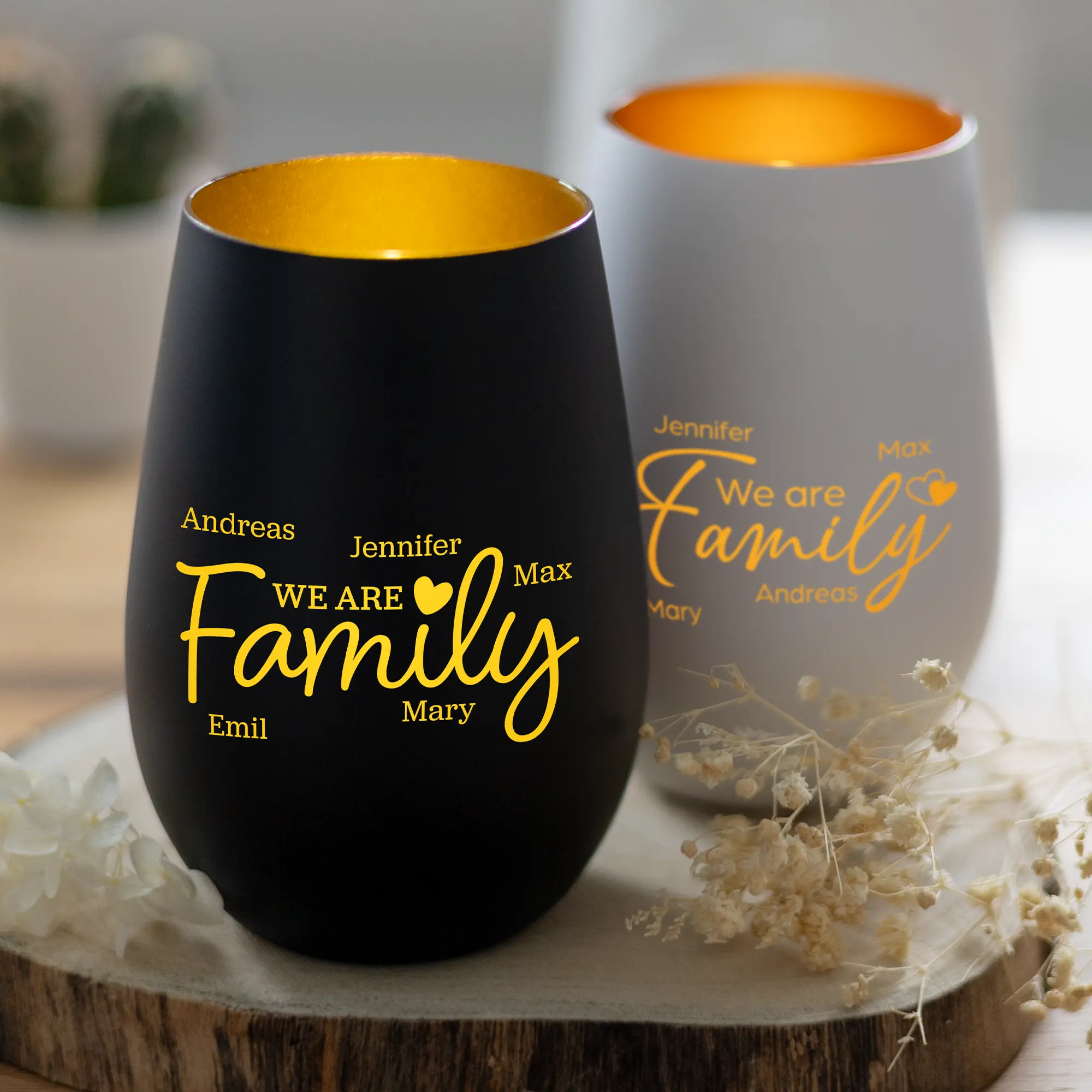 Personalisiertes Kerzenglas "We are Family" - Verschiedene Farben 1 Personalisiertes Windlicht mit Gravur "We are Family"