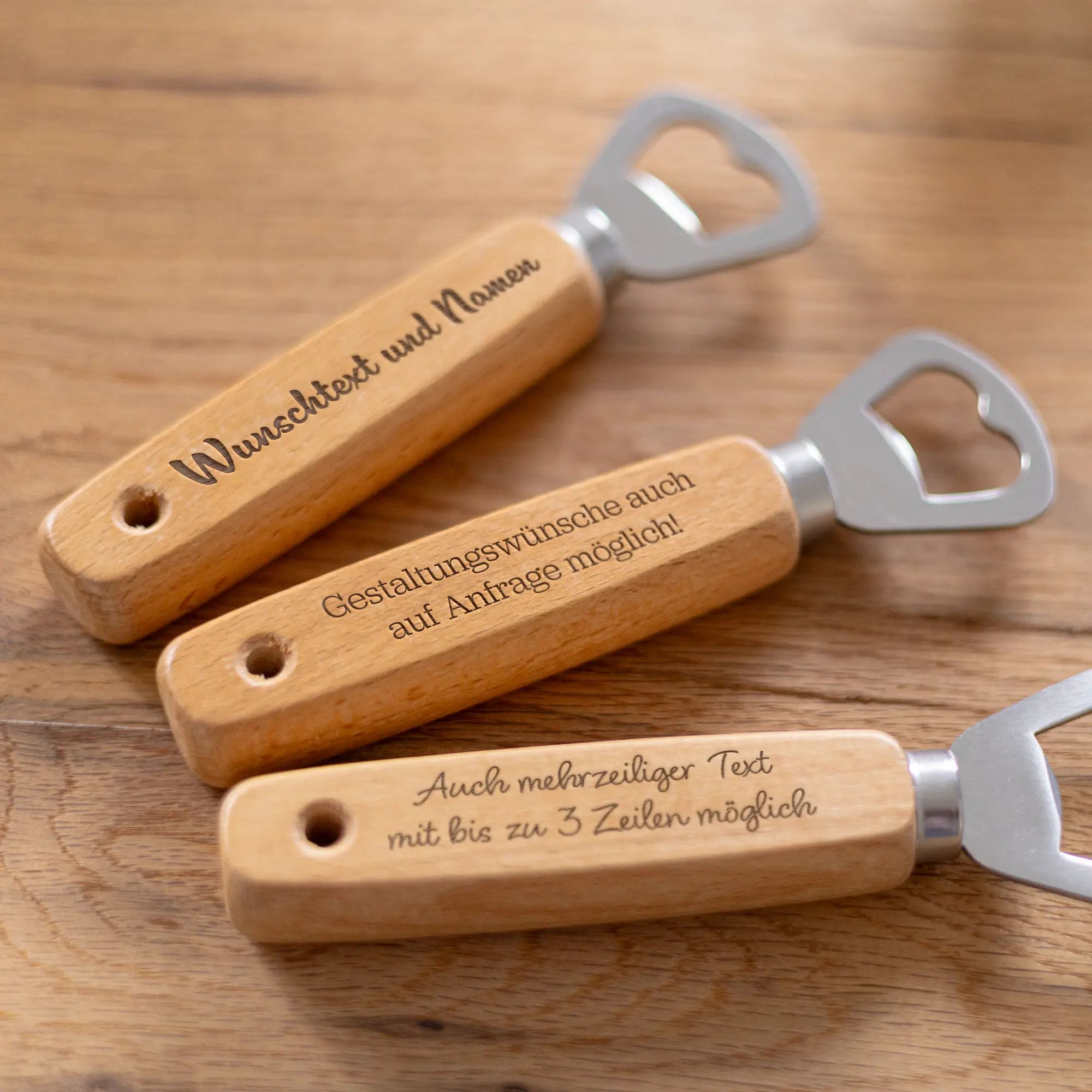 Personalisierter Flaschenöffner mit Wunschtext 1 Personalisierbarer Flaschenöffner mit eurem Wunschtext - Produktbild