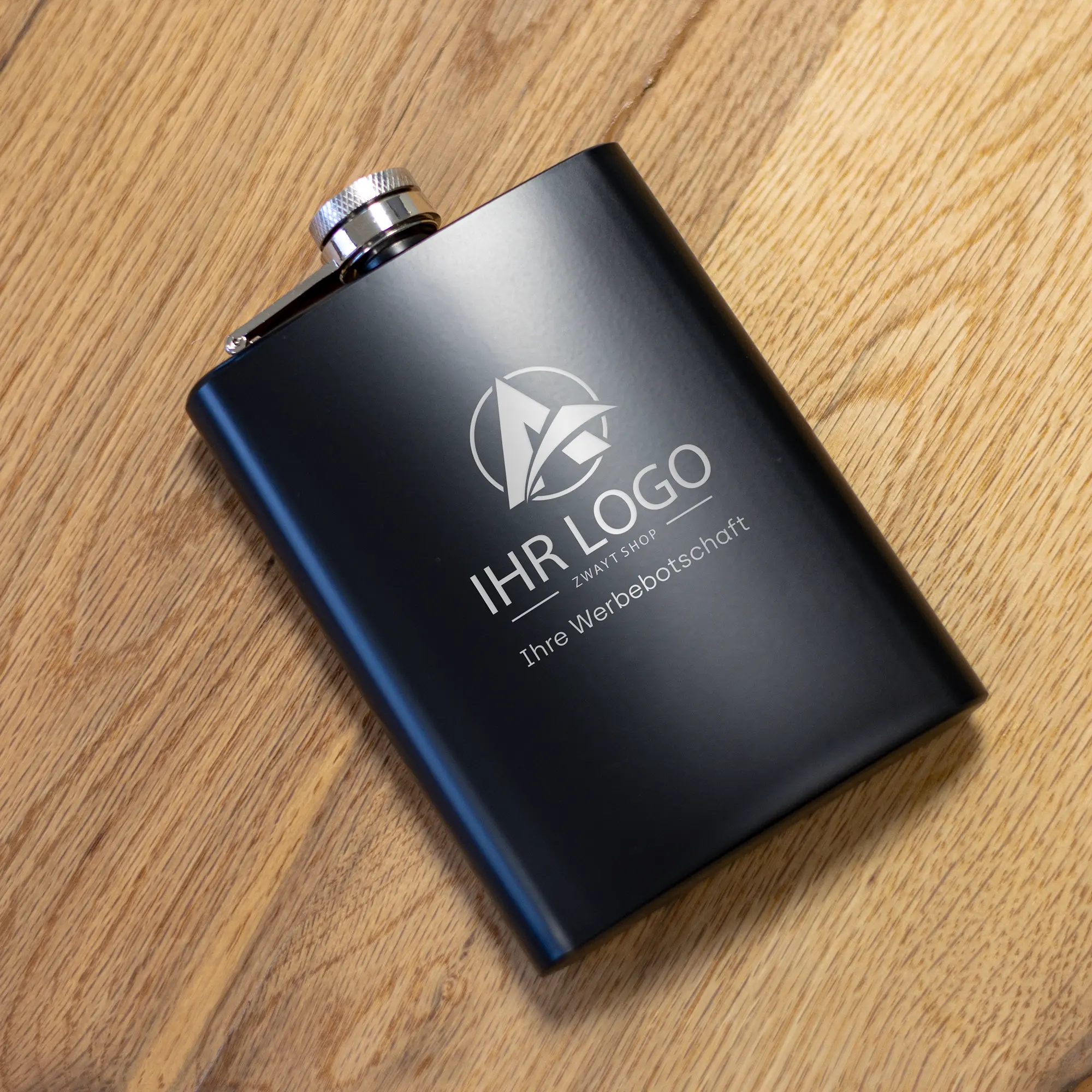 Flachmann mit Geschenkbox - matt-schwarz - 240ml 7 Personalisierter Flachmann mit Geschenkbox für B2B -Logogravur auf matt-schwarz