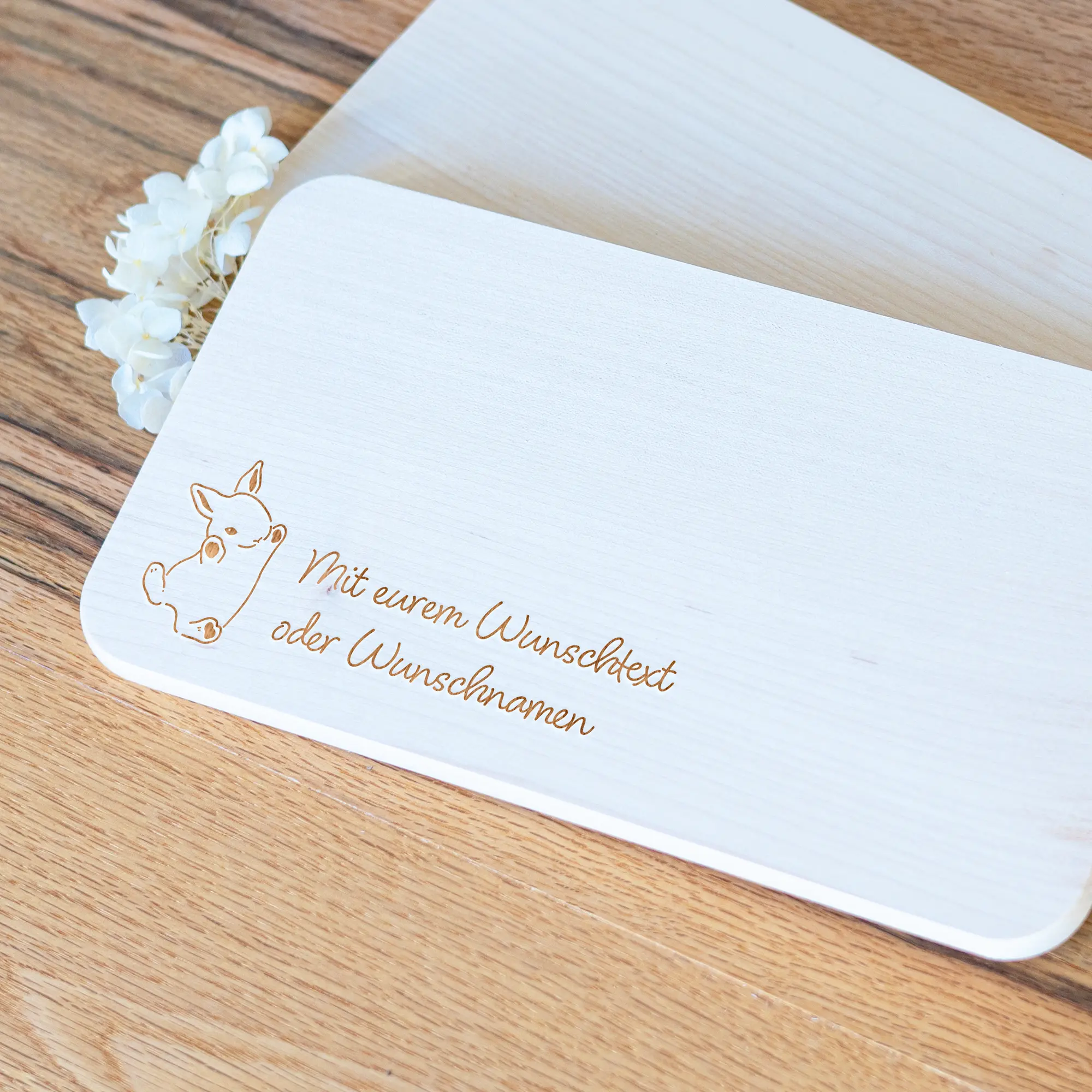 Personalisiertes Frühstücksbrettchen mit Hasenmotiv - Produktbild