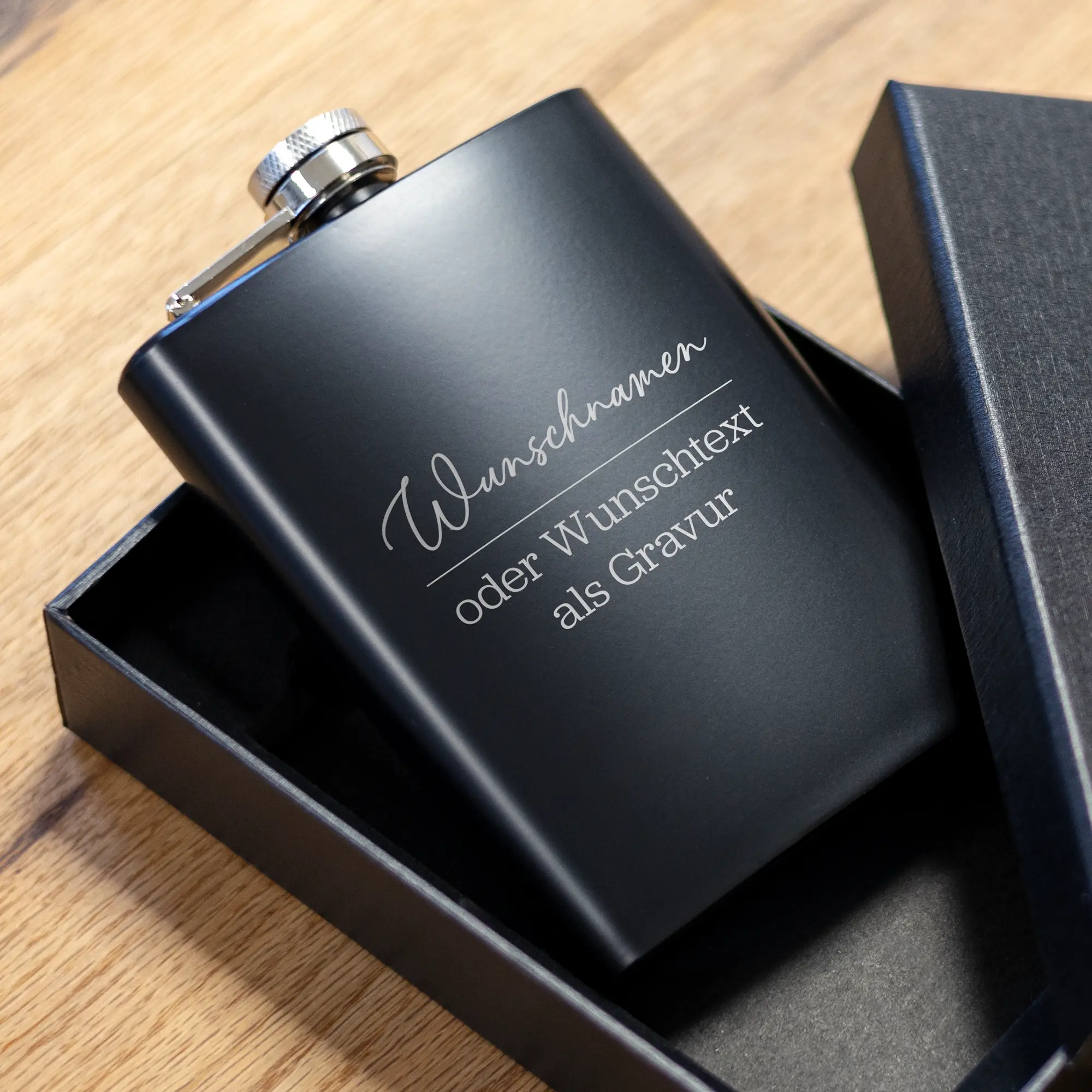 Personalisierter Flachmann mit Wunschtext und Geschenkbox - Produktbild Flachmann in Box