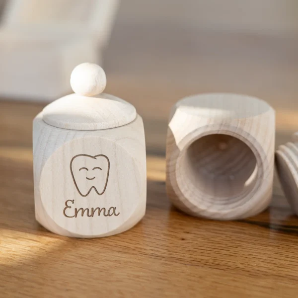 Personalisierte Milchzahndose mit Zahnmotiven - Produktbild